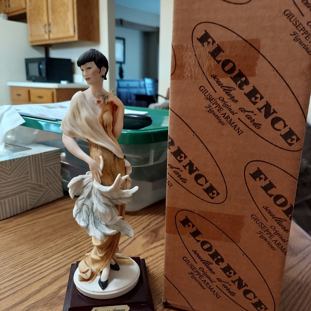 Giuseppe Armani Figurine